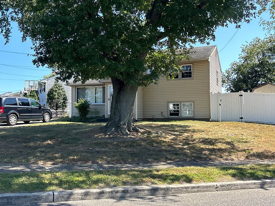 2nd image of 440 Baylor Rd