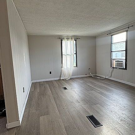 2nd image of 123 Zelmer Ln