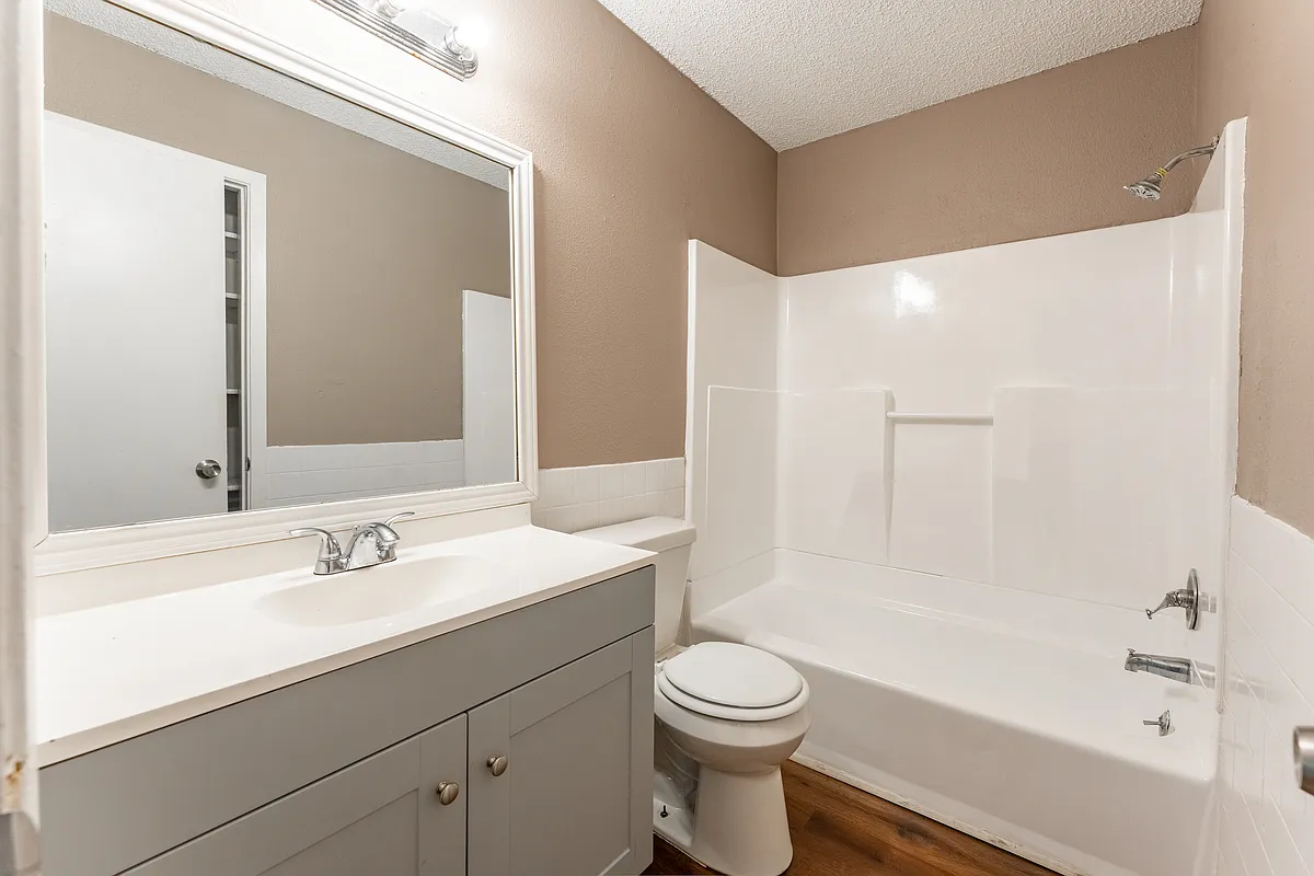 Building Photo - 501 N 12th St #209
