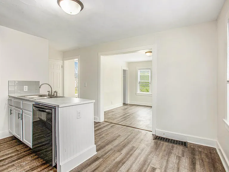 27 Colfax St NE #2 — Photo 1