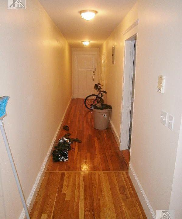 2nd image of 67 Egmont St #6