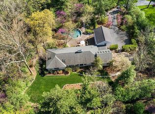 2104 N Geyer Rd, Saint Louis, MO 63131