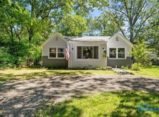 136 Curwood Rd, Holland, OH 43528