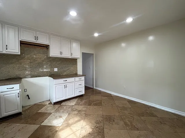 4047 S Harvard Blvd — Photo 5