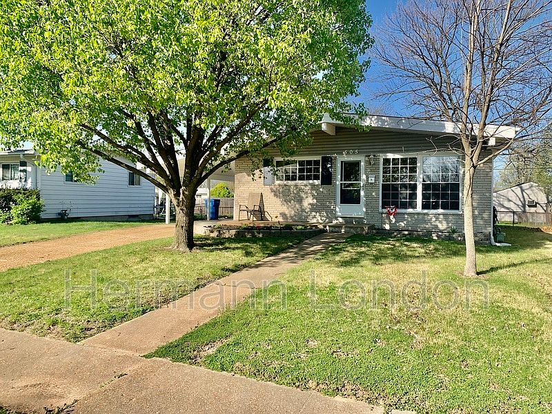 1st image of 505 Versailles Dr
