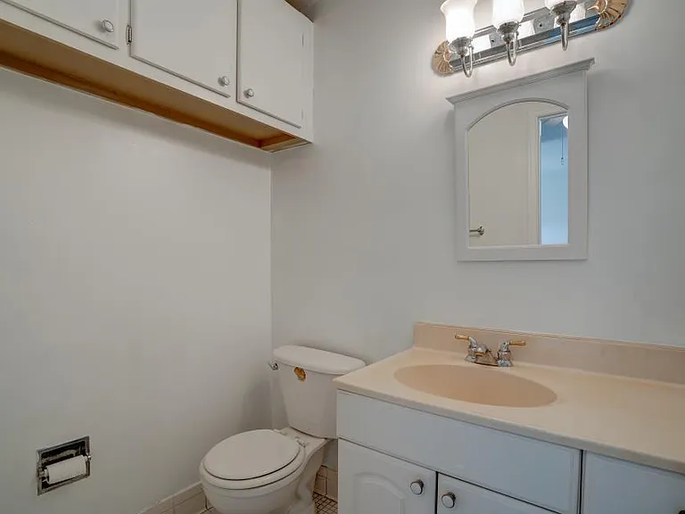 2111 NE 1st Ct #203 — Photo 13
