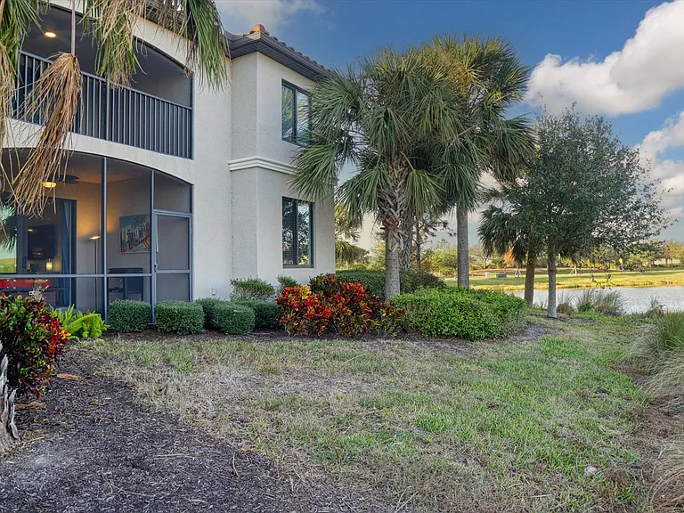 5558 Palmer Cir #101 — Photo 53