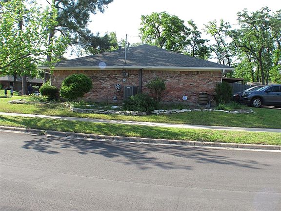4th image of 1614 Cresthaven Dr
