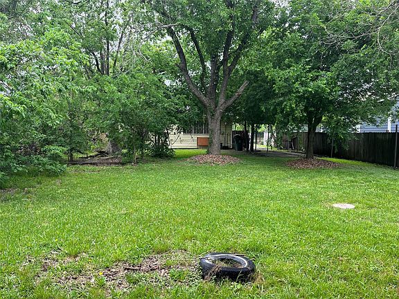 2nd image of 4110 Kress St