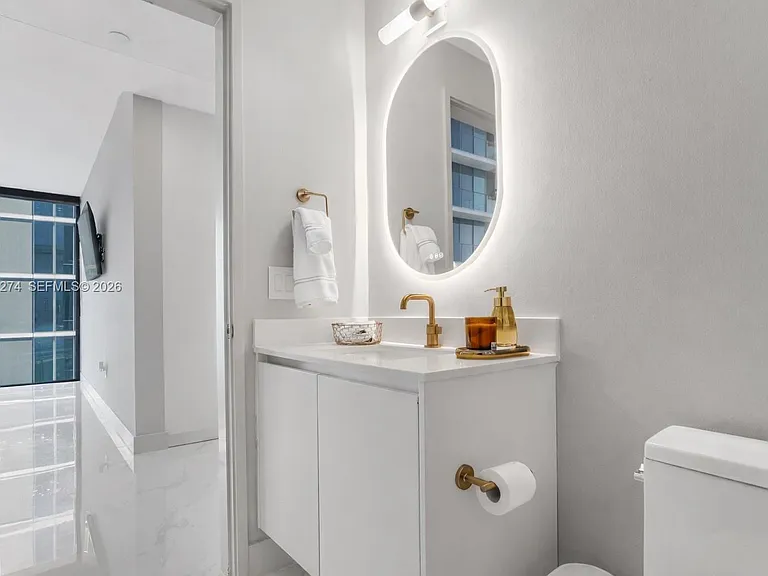 700 NE 24th St #901 — Photo 59