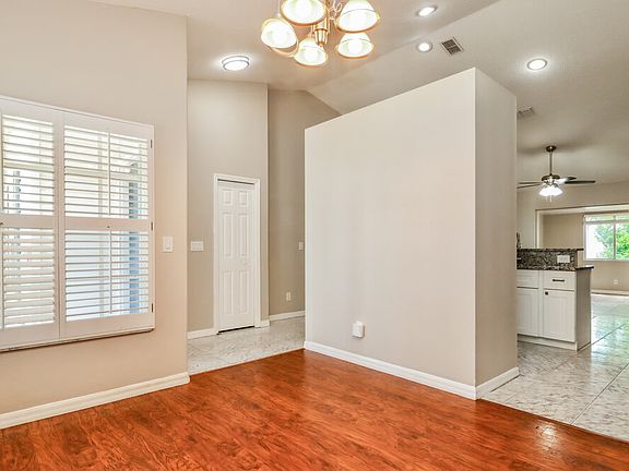 5th image of 10402 Barnett Loop