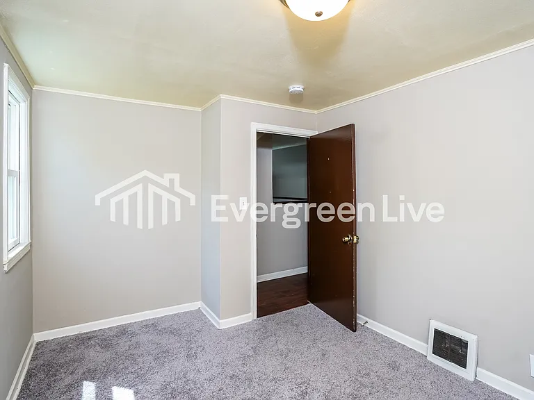 4608 N 44th St — Photo 12
