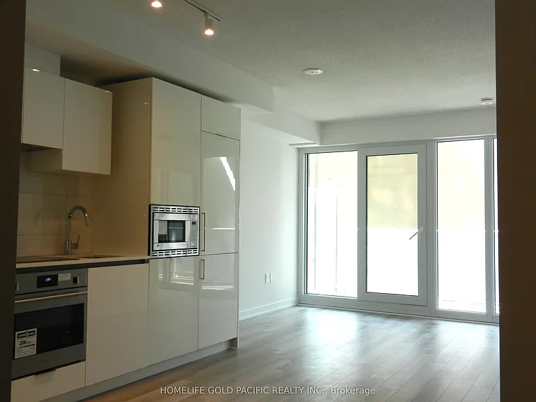 230 Simcoe St #1333 — Photo 6