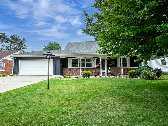 2nd image of 430 Fairview Way