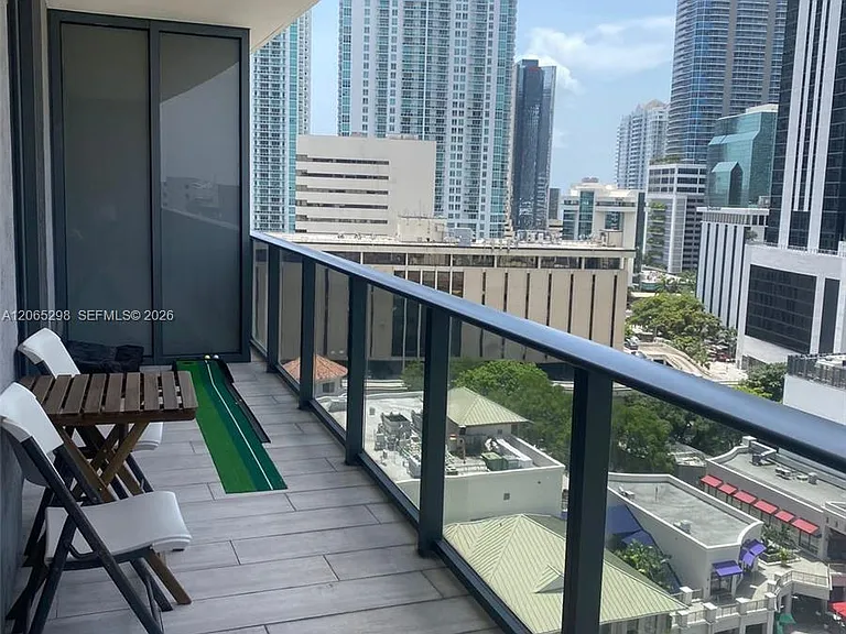 45 SW 9th St #1005 — Photo 19