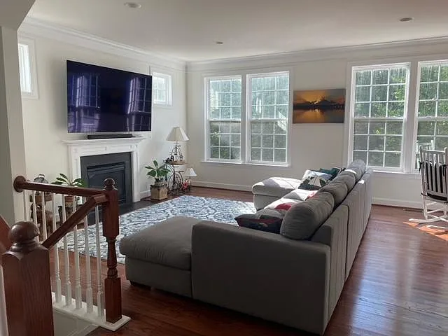 Spriggs Meadow Dr, Woodbridge — Photo 4