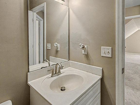 2nd image of 103 Long Needle Rd