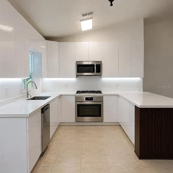 618 Meadow Park Dr — Photo 4