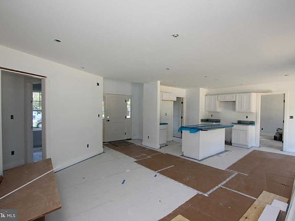 2nd image of 22060 Thompson Parkway