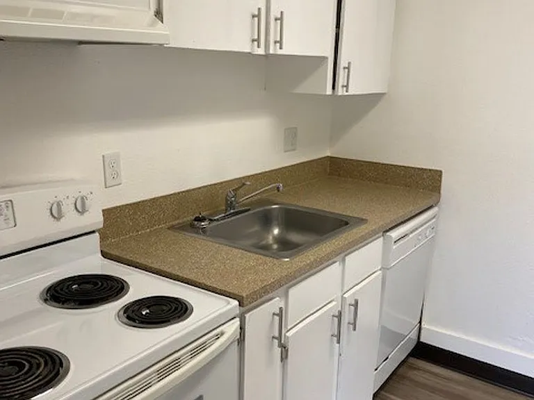 1731 S Boone St — Photo 13