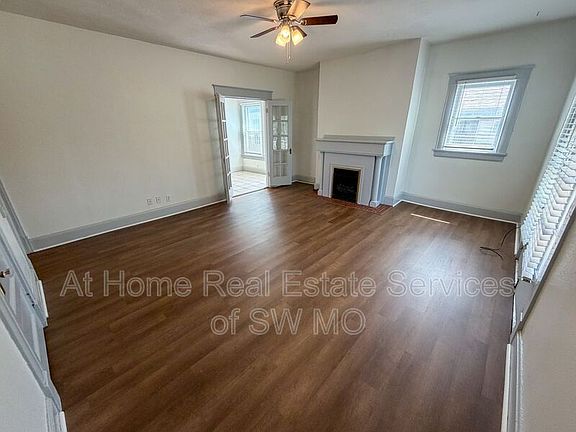 2nd image of 1021 E Walnut St APT 1