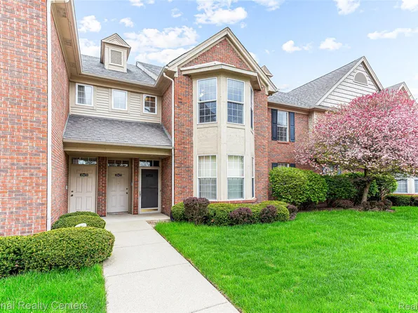49277 Silver Birch Cir, Shelby Township, MI 48315