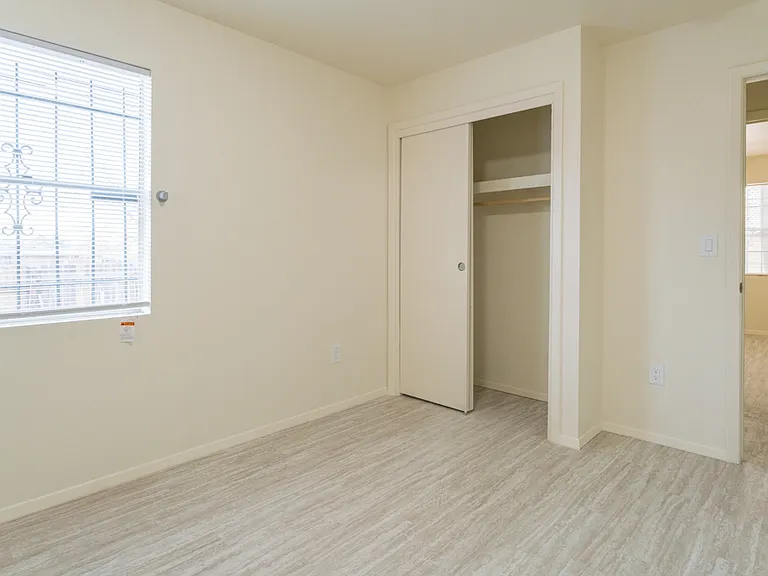 Zodiac Apartments — Photo 25