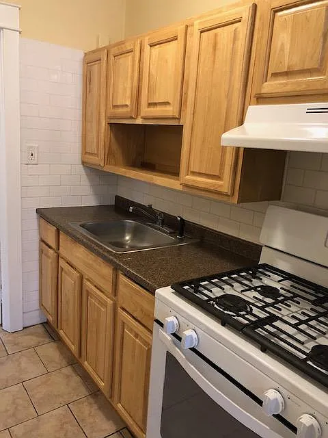 65 Decatur Ave — Photo 2