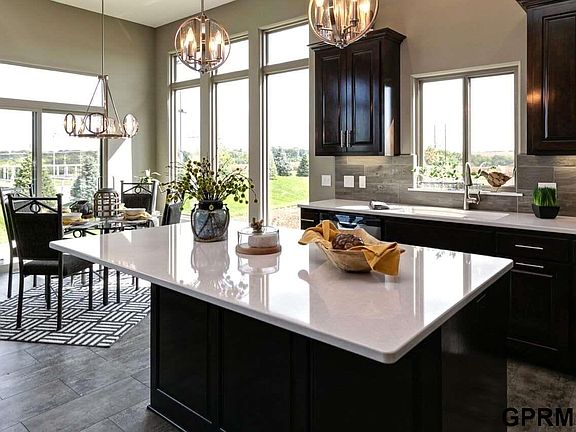 5th image of 4218 Barksdale Cir