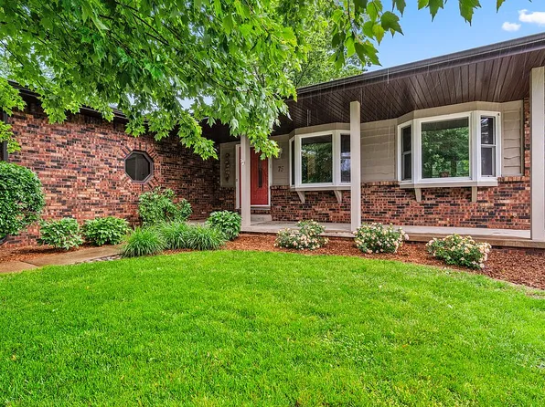 75 Teal Dr, Chatham, IL 62629