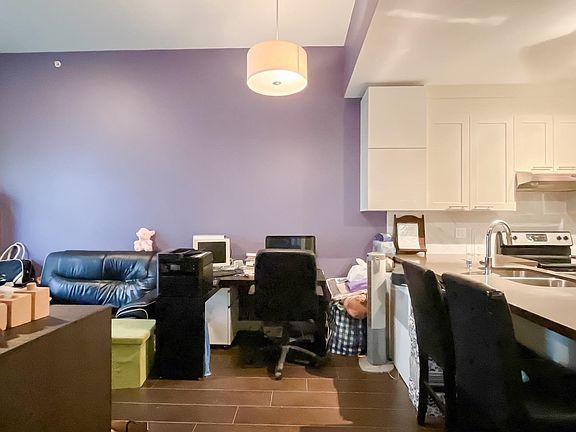 4th image of 827 Roderick Ave #405