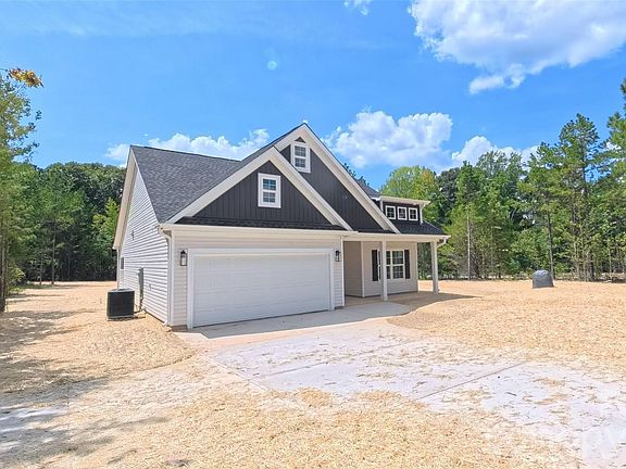 3rd image of 3111 Meadowcrest Dr