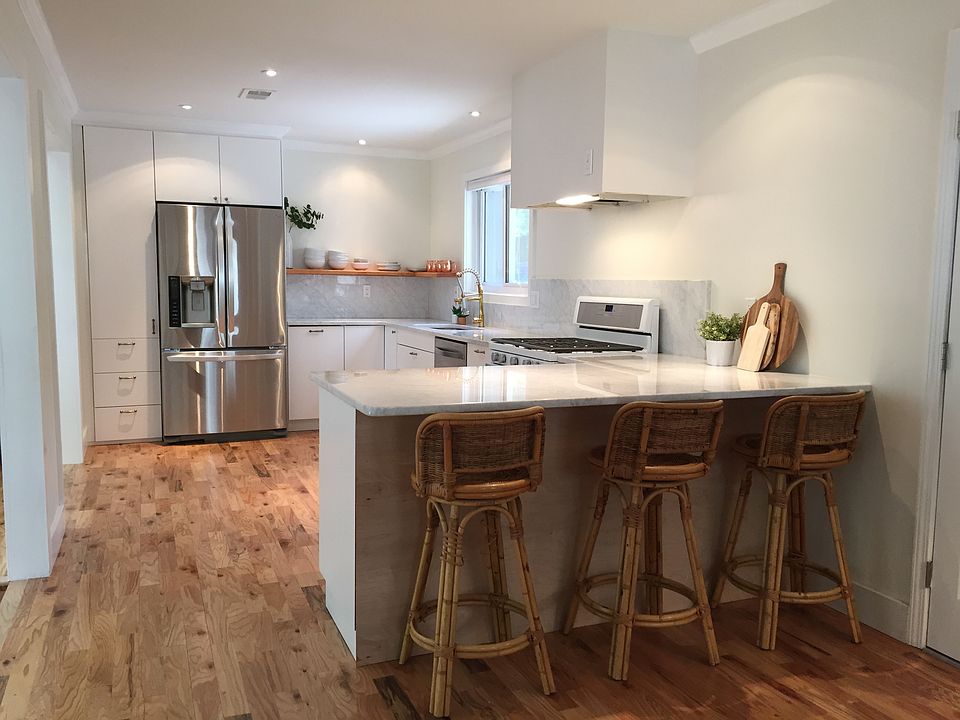 1st image of 3061 Alberta Dr