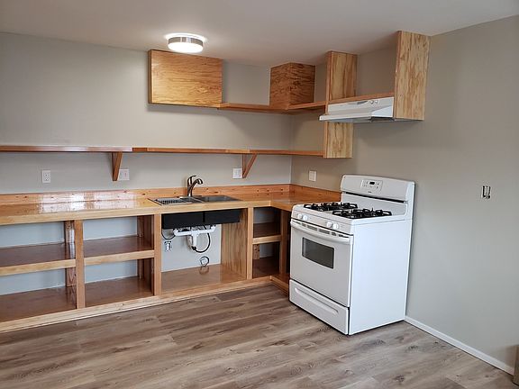 3rd image of 6476 Kootenai St #2