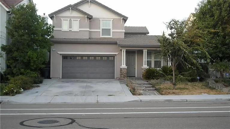 2739 Jackson Ave photo 1