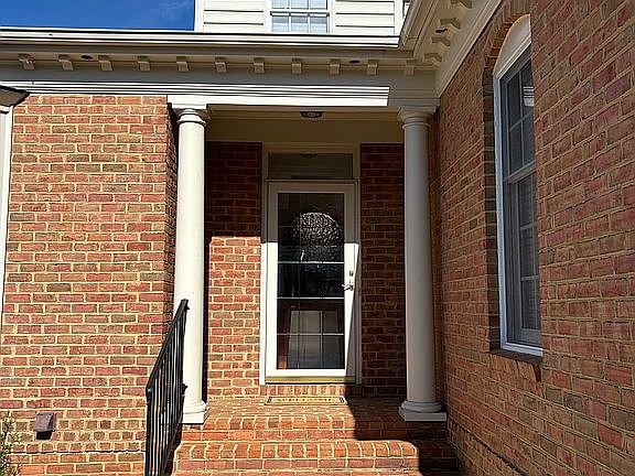 2nd image of 1101 Greenside Ct