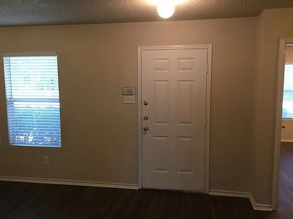 2nd image of 2706 Deerborn St