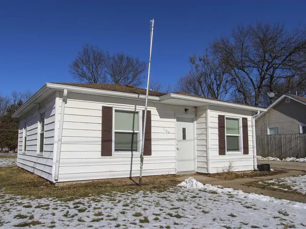 1125 Bertchwood St, Cedar Falls, IA 50613