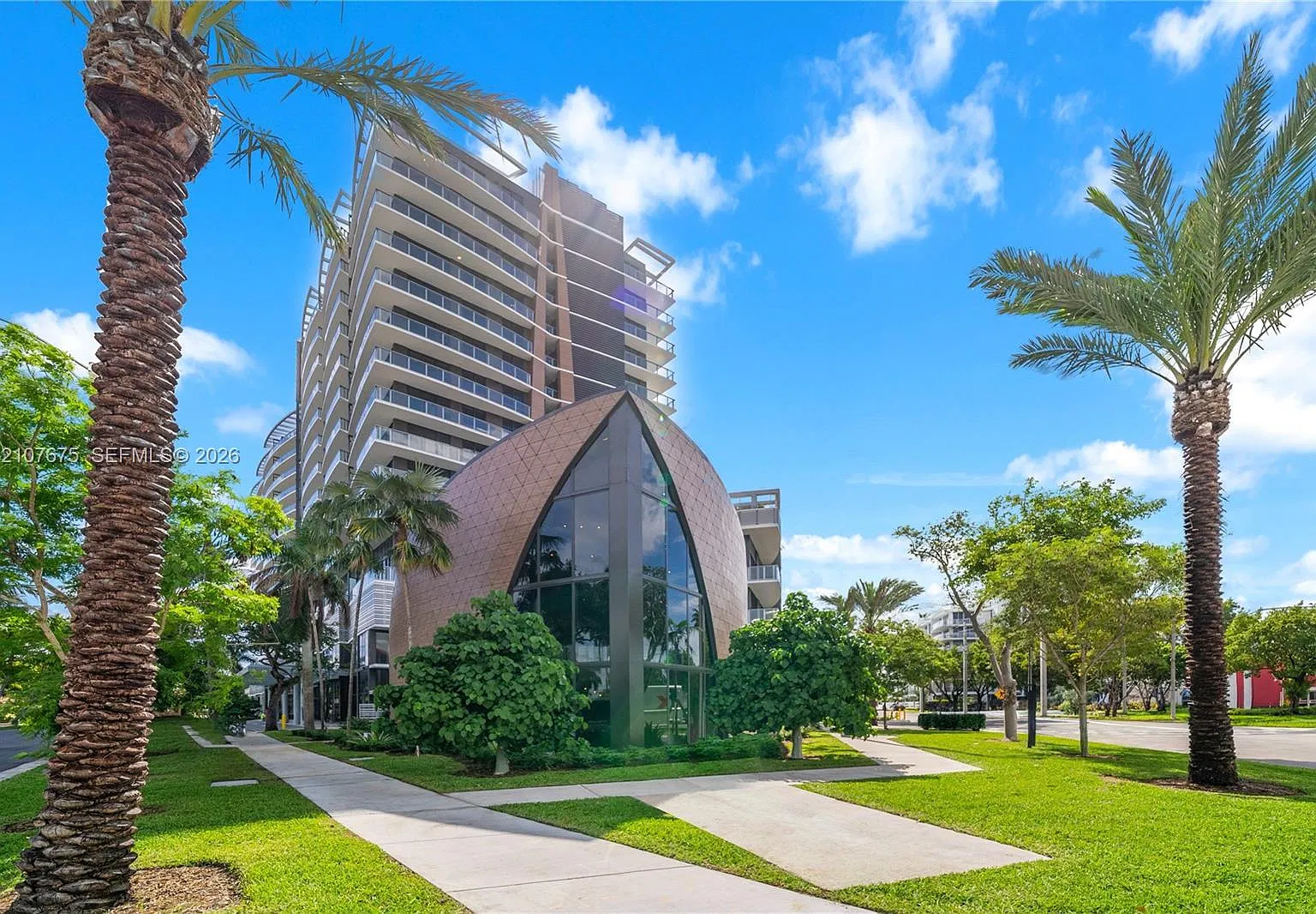 13899 Biscayne Blvd — Photo 1