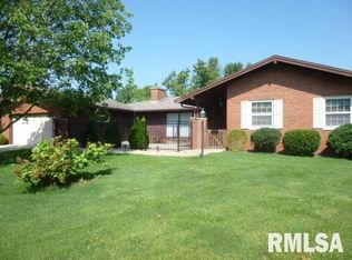 46 Westfair Dr, Jacksonville, IL 62650