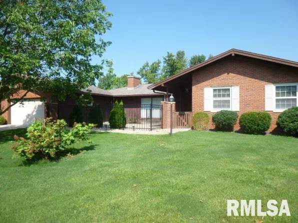 46 Westfair Dr, Jacksonville, IL 62650