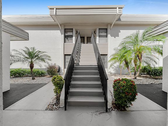 2nd image of 5625 Trailwinds Dr APT 421