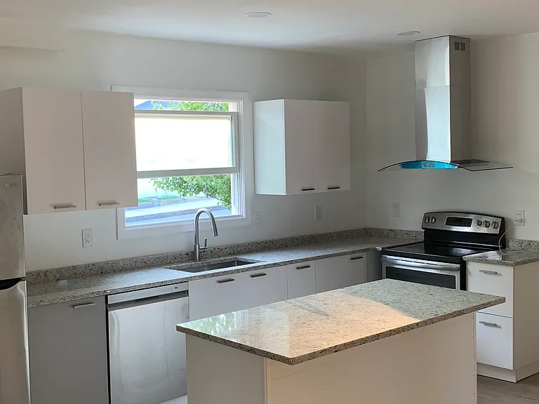 22 Gardner St — Photo 1