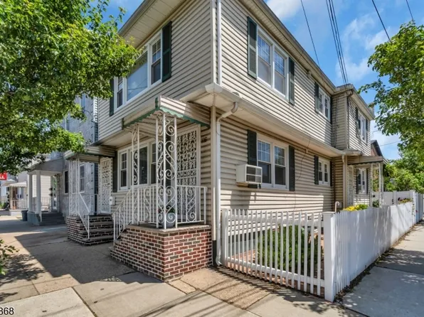 116 1St St, Harrison Town, NJ 07029