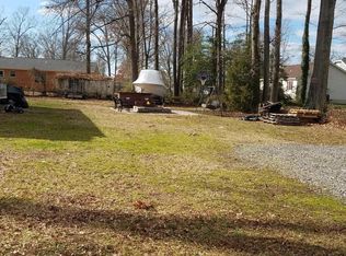 13 Lossing Ave, Colonial Beach, VA 22443