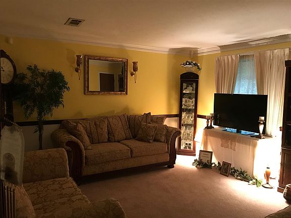 2nd image of 206 Brookfield Dr