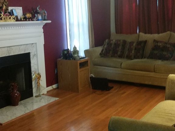 Large LR with Fireplace