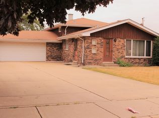 7830 W 75th St, Bridgeview, IL 60455