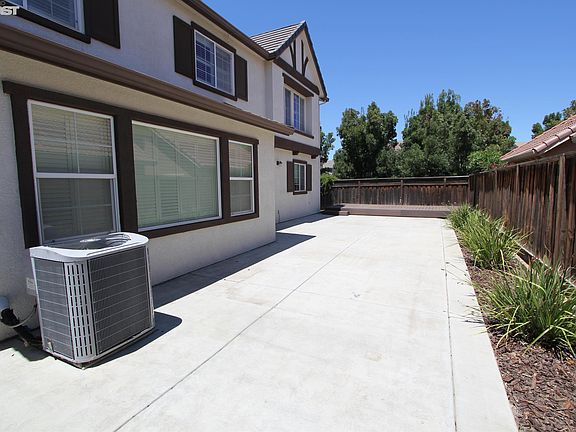 5th image of 804 S Lista St