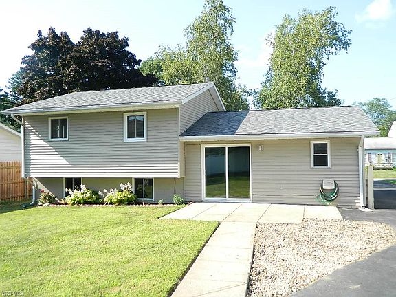 5th image of 7682 Manor Dr